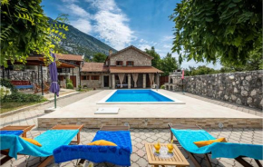 Amazing home in Drivenik w/ Outdoor swimming pool and 5 Bedrooms